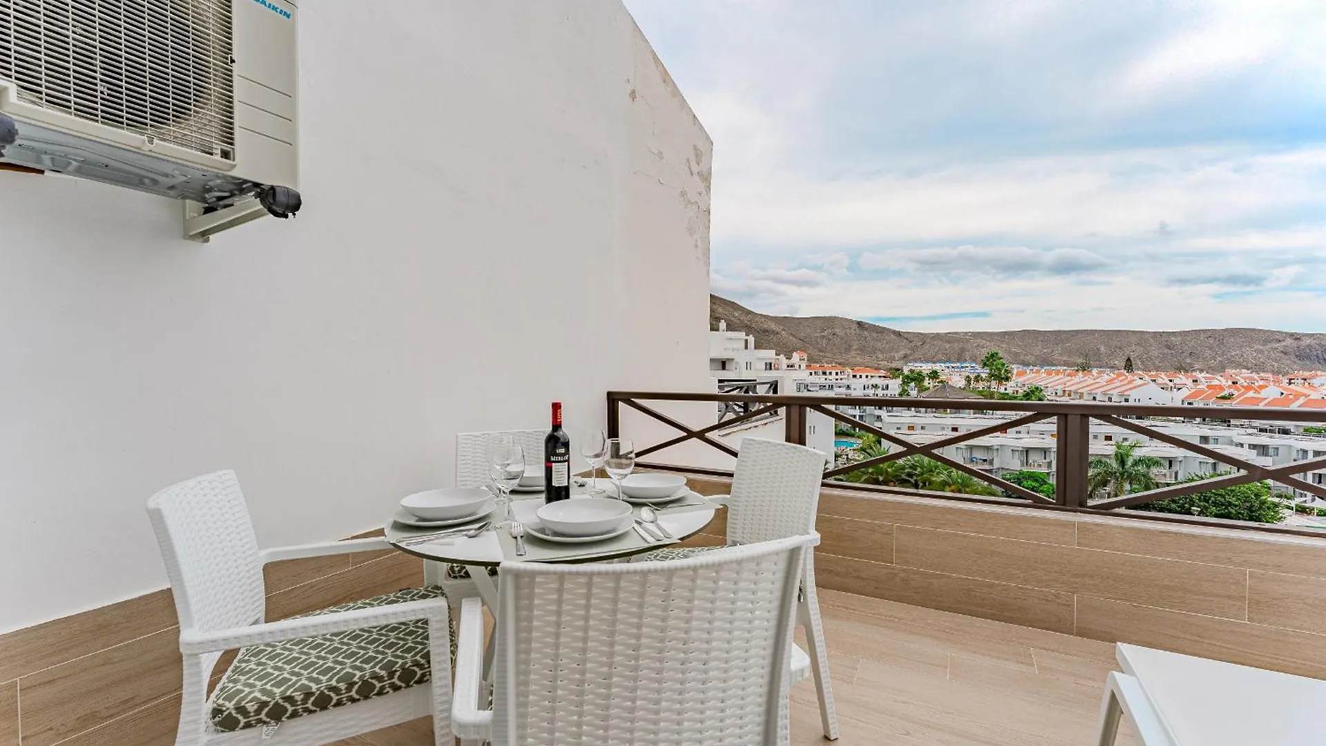 Los Cristianos San Marino Bluesky Apartment 0*, Los Cristianos (Tenerife)