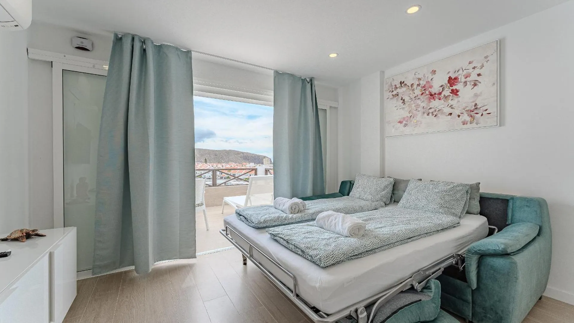 Los Cristianos San Marino Bluesky Apartment